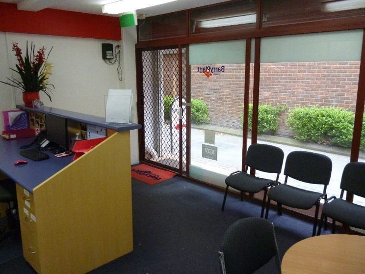 Click to view all images 4 Kempson Walk Berwick VIC 3806 - Image 3