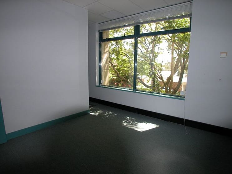 2/33 Belmont Street Sutherland NSW 2232 - Image 2