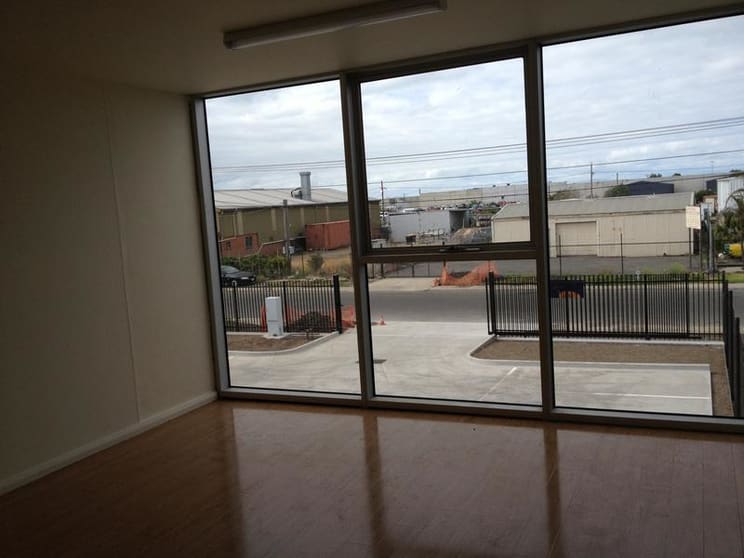 2/8 Albemarle Williamstown VIC 3016 - Image 3