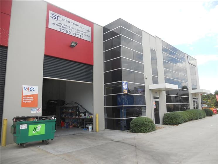 Click to view all images 10 Raylee Place Lynbrook VIC 3975 - Image 1