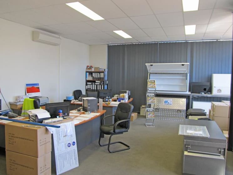 Click to view all images 62 Lillee Crescent Tullamarine VIC 3043 - Image 2