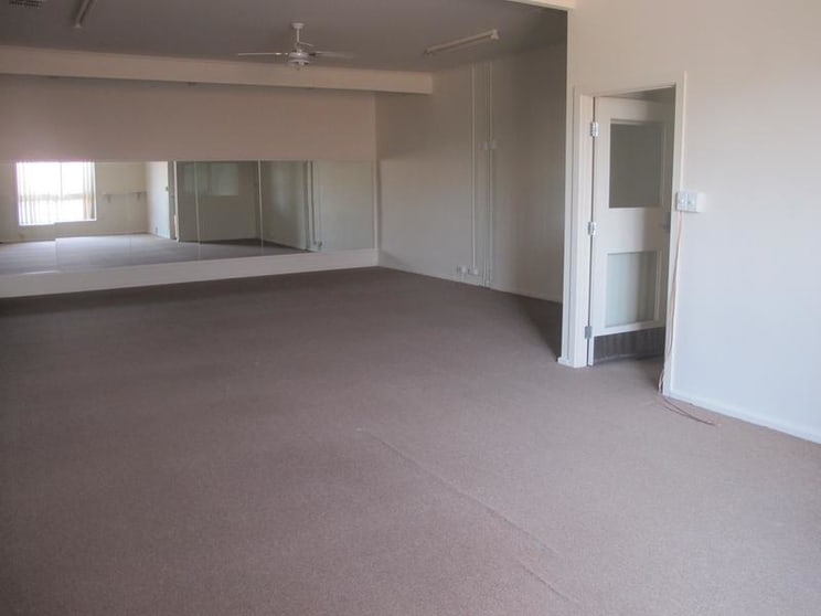 Click to view all images 1/127 Buckley Street Essendon VIC 3040 - Image 3