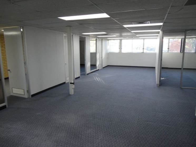 First Floo/1921 Logan Road Upper Mount Gravatt QLD 4122 - Image 2
