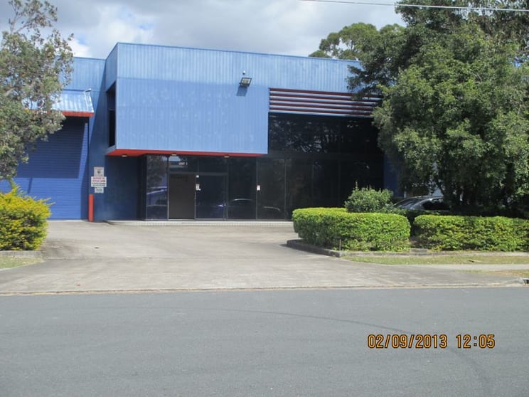 Click to view all images 1/12 Booran Drive Woodridge QLD 4114 - Image 2
