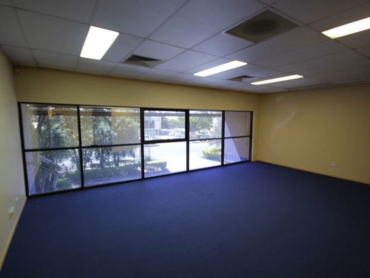 Click to view all images 1/12 Booran Drive Woodridge QLD 4114 - Image 3