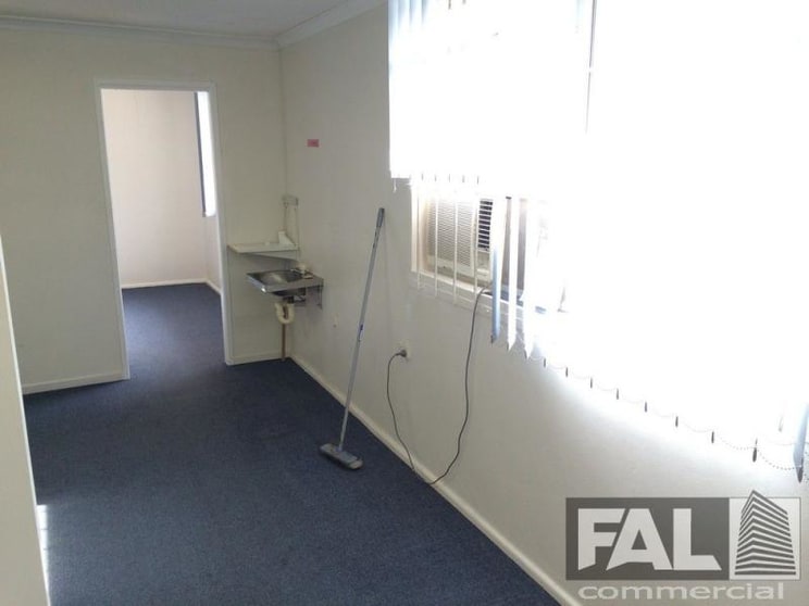 Click to view all images J/399 Honour Avenue Graceville QLD 4075 - Image 3