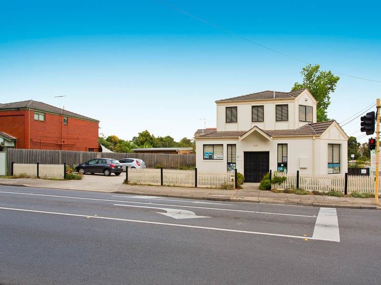 Click to view all images 261 Waterdale Road Ivanhoe VIC 3079 - Image 1