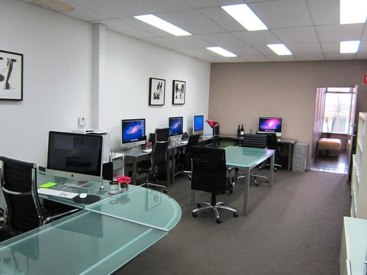 Click to view all images 74 Lower Heidelberg Road Ivanhoe VIC 3079 - Image 3