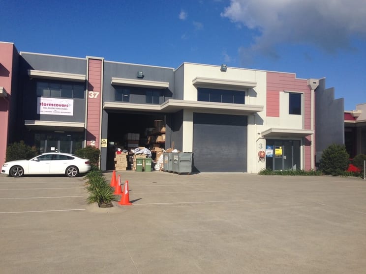 Unit 3/37 Premier Circuit Warana QLD 4575 - Image 2