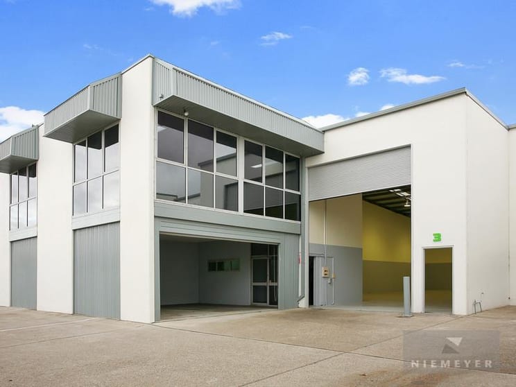 Click to view all images 5 Cary Grove Minto NSW 2566 - Image 1