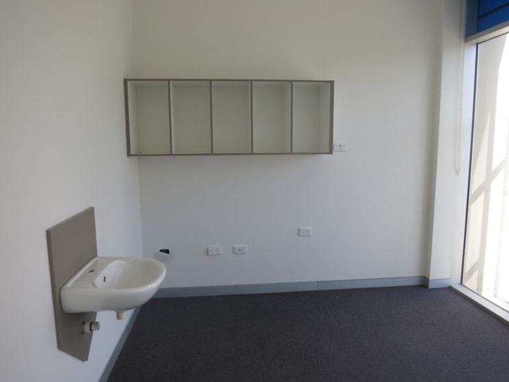 Click to view all images 3C/191 Varsity Pde Varsity Lakes QLD 4227 - Image 2