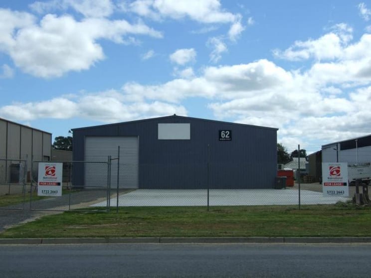 Click to view all images 64 Newman Street Wangaratta VIC 3677 - Image 1