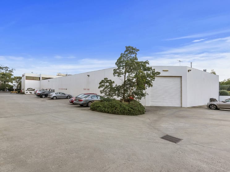 Click to view all images 615-619 Whitehorse Road Mitcham VIC 3132 - Image 2