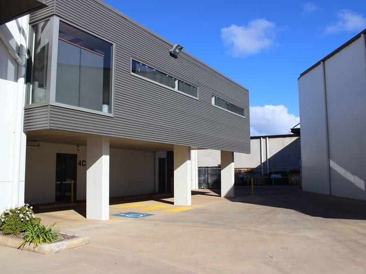4C/7 - 9 Gardner Court Wilsonton QLD 4350 - Image 3