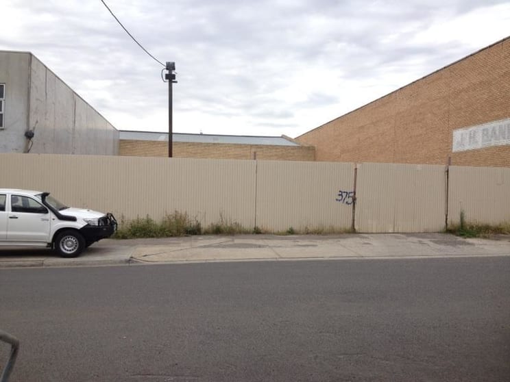 Click to view all images 375 Rossmoyne Street Thornbury VIC 3071 - Image 2