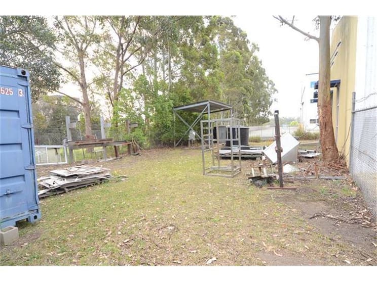 Click to view all images 67 Pendlebury Road Cardiff NSW 2285 - Image 3