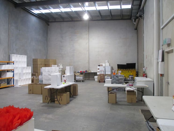 Click to view all images 4/4 Kilmarnock Court Hoppers Crossing VIC 3029 - Image 3