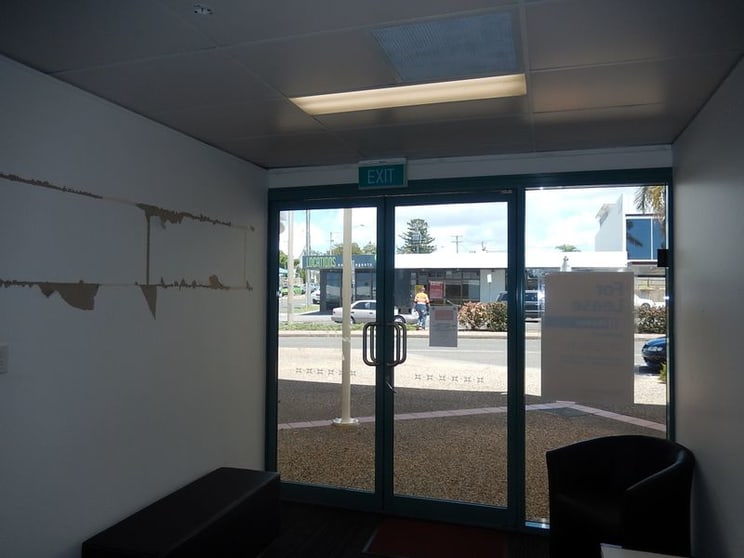 Click to view all images 2/172 Goondoon Street Gladstone Central QLD 4680 - Image 3