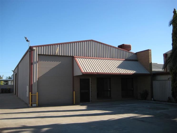 Click to view all images 50-52 Leeds Street Wingfield SA 5013 - Image 3