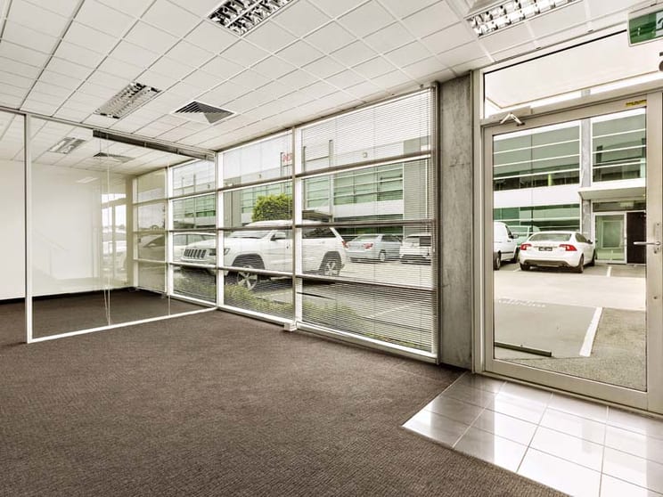 5/3 Westside Avenue Port Melbourne VIC 3207 - Image 3