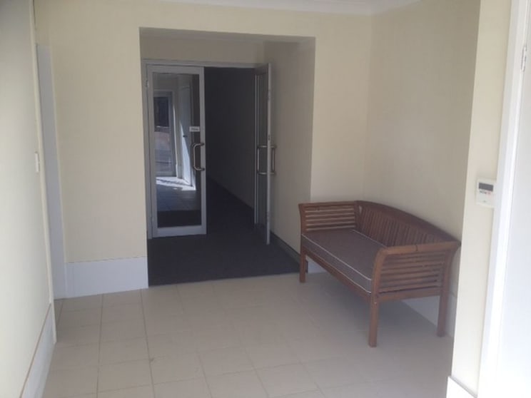 Click to view all images 2/UNIT 2/470 Pacific Highway Wyoming NSW 2250 - Image 2