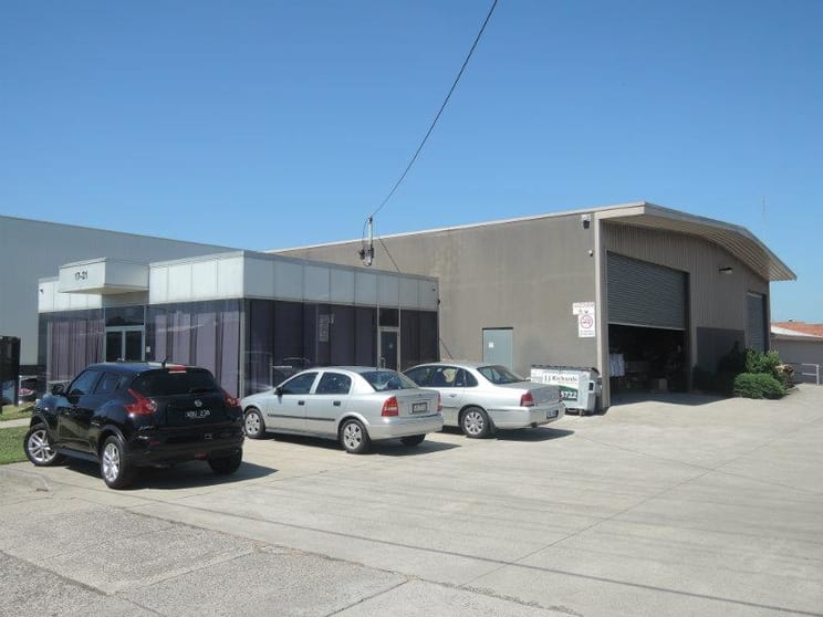 Click to view all images 17-21 Raglan Street Preston VIC 3072 - Image 3