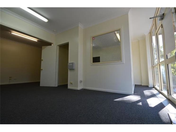 Click to view all images (Unit 4)/85 Munibung Road Cardiff NSW 2285 - Image 2
