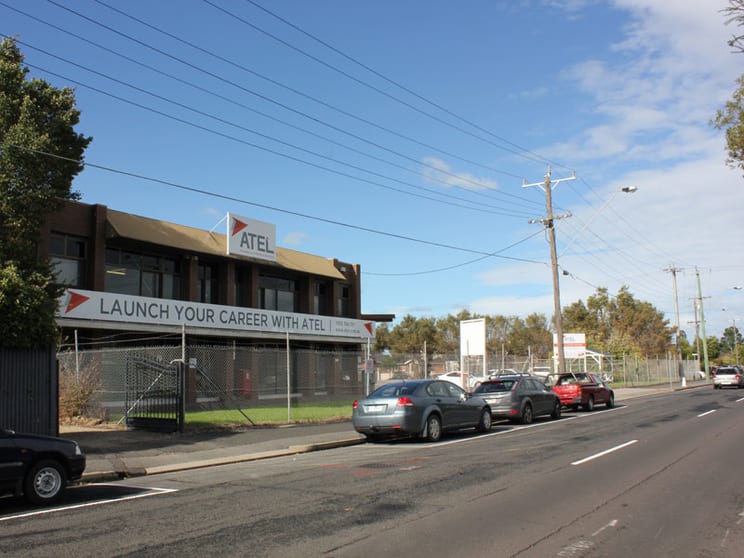 Click to view all images 176 Hall Street Spotswood VIC 3015 - Image 3