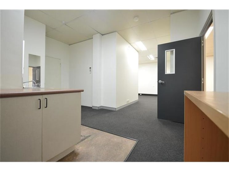 Click to view all images 576-580 Hunter Street Newcastle NSW 2300 - Image 3