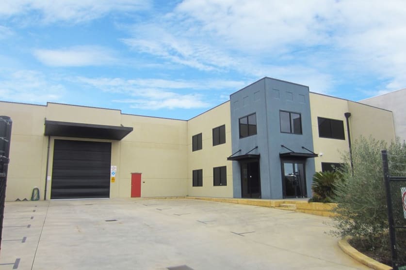 Click to view all images 15 Chullora Bend Jandakot WA 6164 - Image 1