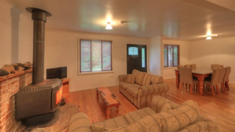Click to view all images 20 Jenico Street Queenstown TAS 7467 - Image 3