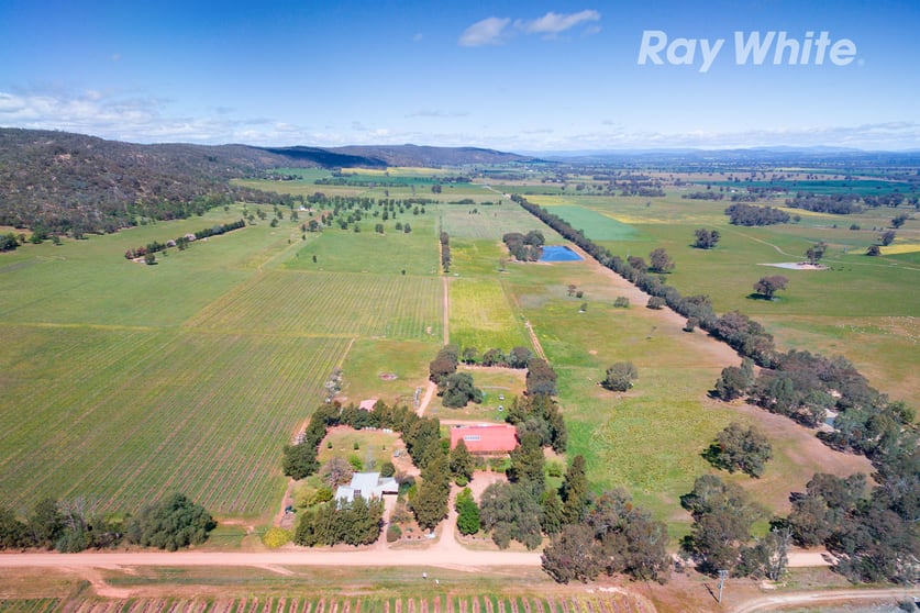 Click to view all images 296 Booth Rd Taminick VIC 3675 - Image 1