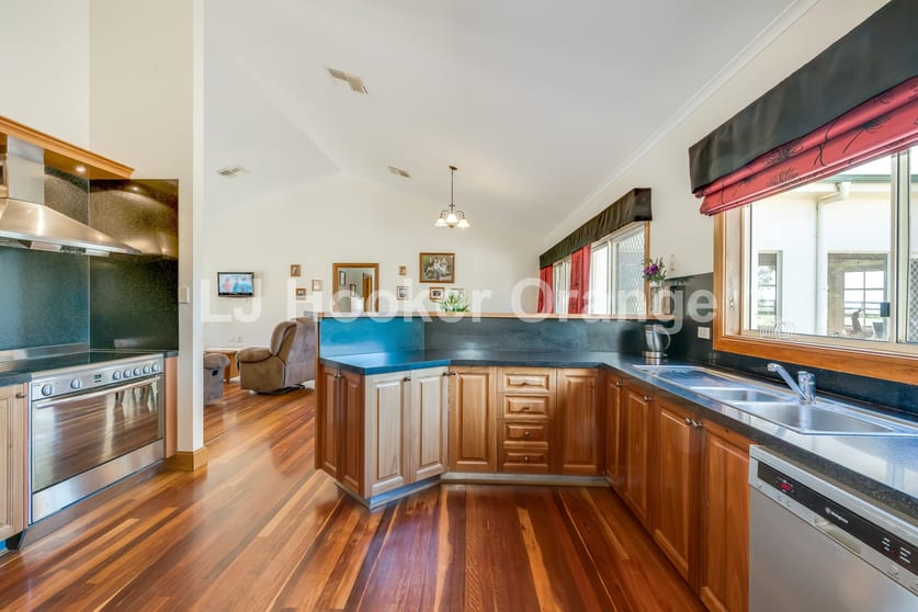 616 Forest Road Orange NSW 2800 - Image 2