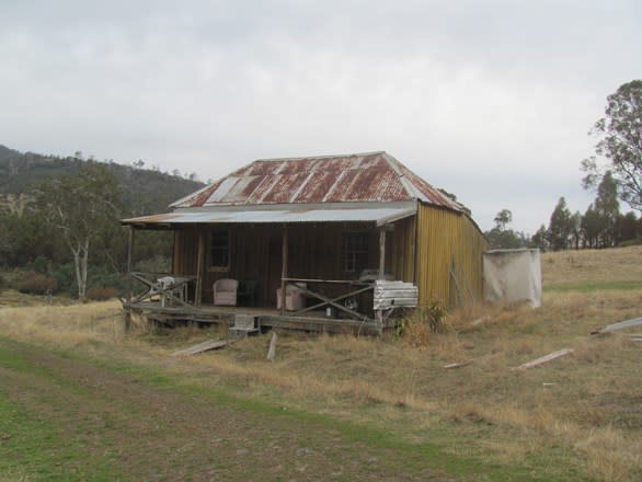 Click to view all images "Trap Hut" Meadsfield Road Bothwell TAS 7030 - Image 1