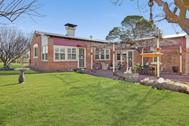 Click to view all images 970 Back Kootingal Road Kootingal NSW 2352 - Image 1