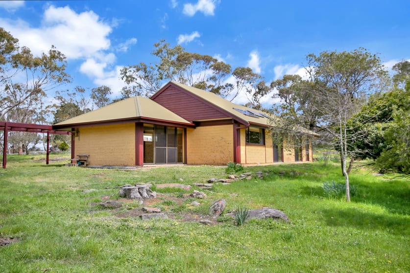 Click to view all images 63 Deanes Road Mount Pleasant SA 5235 - Image 1