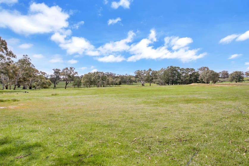 Click to view all images 63 Deanes Road Mount Pleasant SA 5235 - Image 3