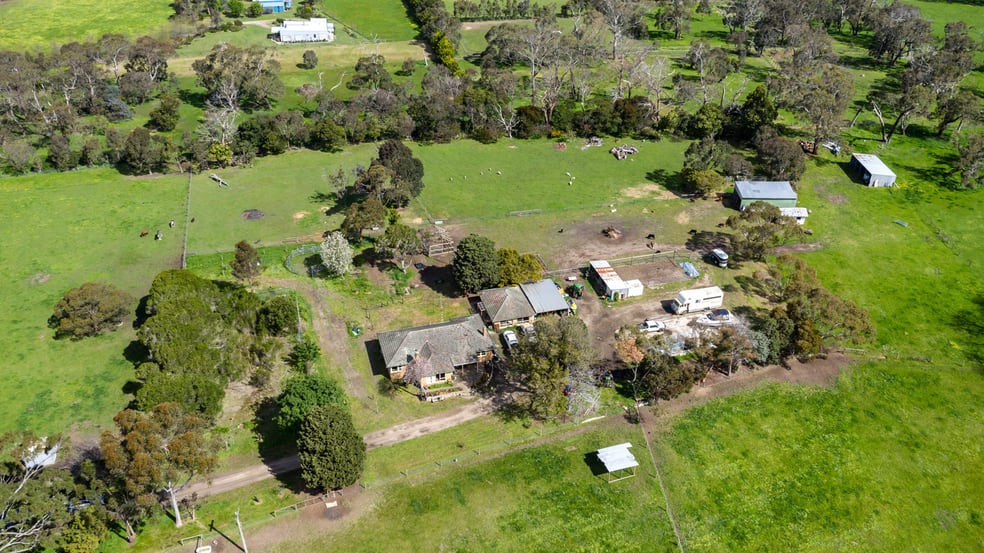 Click to view all images 527 Stony Point Road Bittern VIC 3918 - Image 2