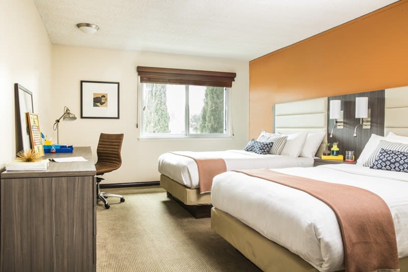 Click to view all images Hotel business for sale in Kew East - Image 1