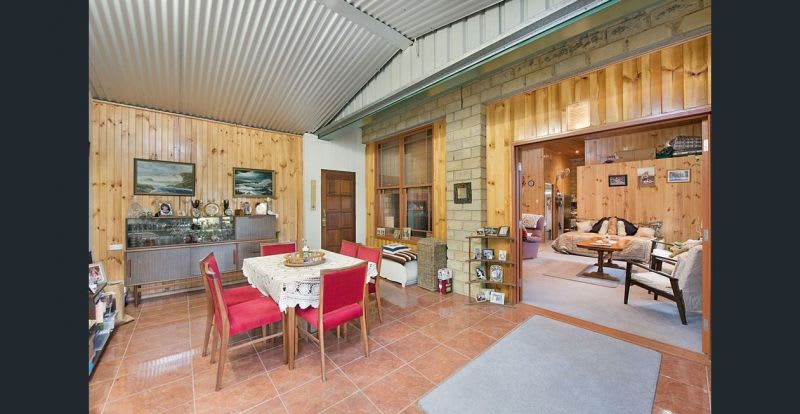 Click to view all images 586 Eastern Mary river Cambroon QLD 4552 - Image 2