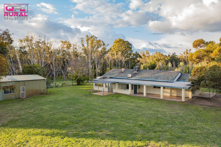 Click to view all images 9401 Sturt Highway Narrandera NSW 2700 - Image 2