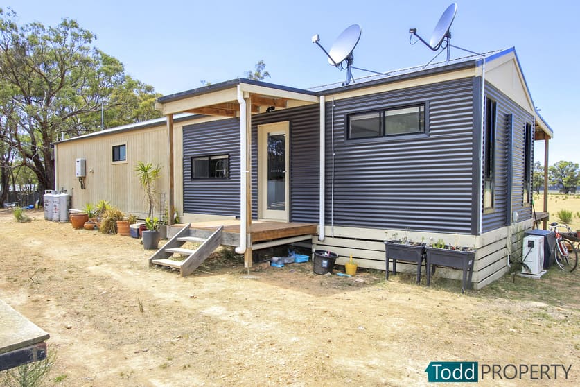Click to view all images 117 Lewis Road Heathcote VIC 3523 - Image 3