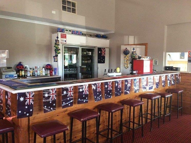 Hotel  business for sale in Ivanhoe - Image 2