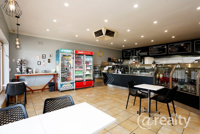 Click to view all images 124 Sheriffs Road Morphett Vale SA 5162 - Image 3