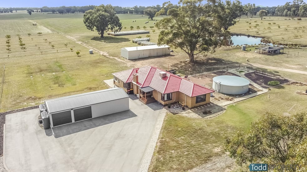 Click to view all images 291 Killeens Lane Heathcote VIC 3523 - Image 1