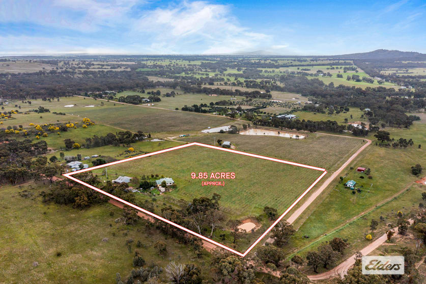 143 Rifle Butts Road Landsborough VIC 3384 - Image 2