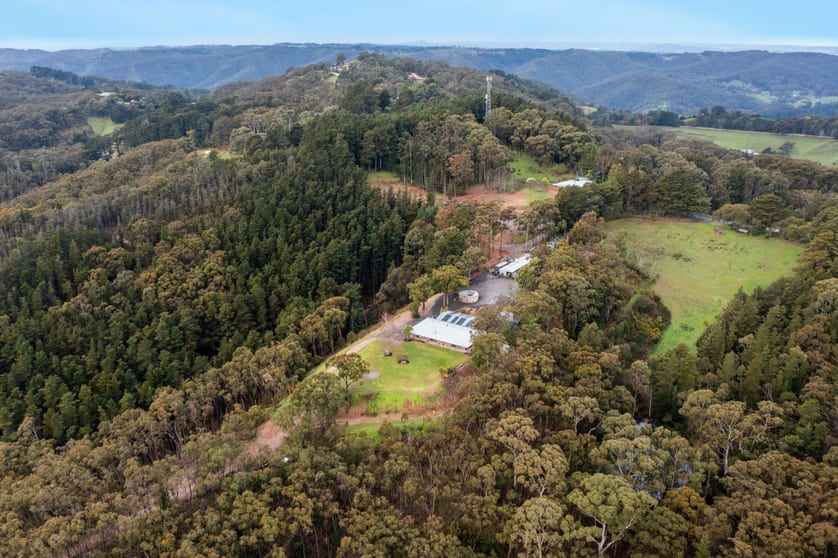 Click to view all images 251 Marble Hill Road Norton Summit SA 5136 - Image 2