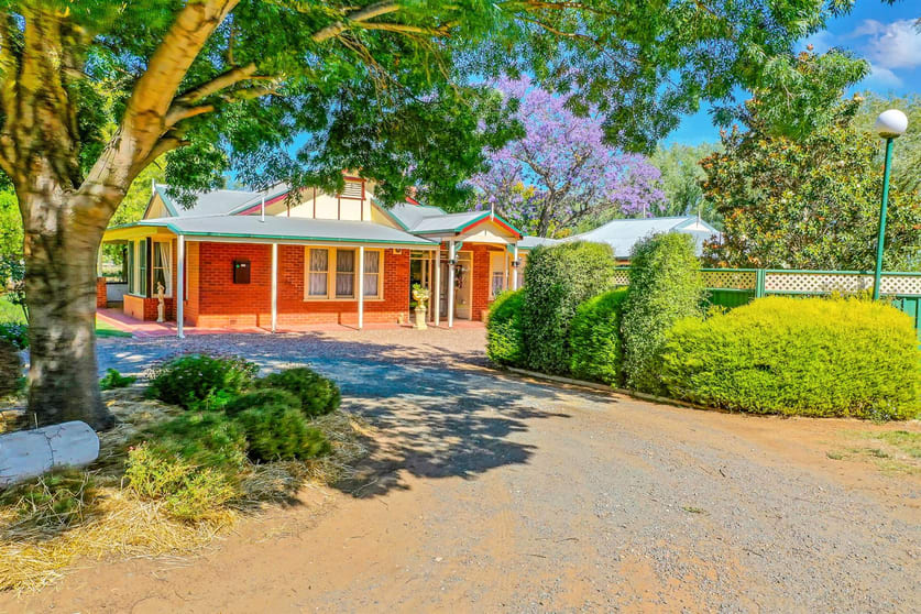 Click to view all images 25-32 Little Campbell Street Tongala VIC 3621 - Image 1