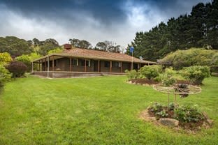 Click to view all images 209 Millpost Lane Bungendore NSW 2621 - Image 2