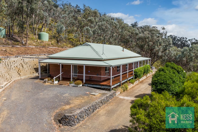 144 Youngs Lane Heathcote VIC 3523 - Image 2